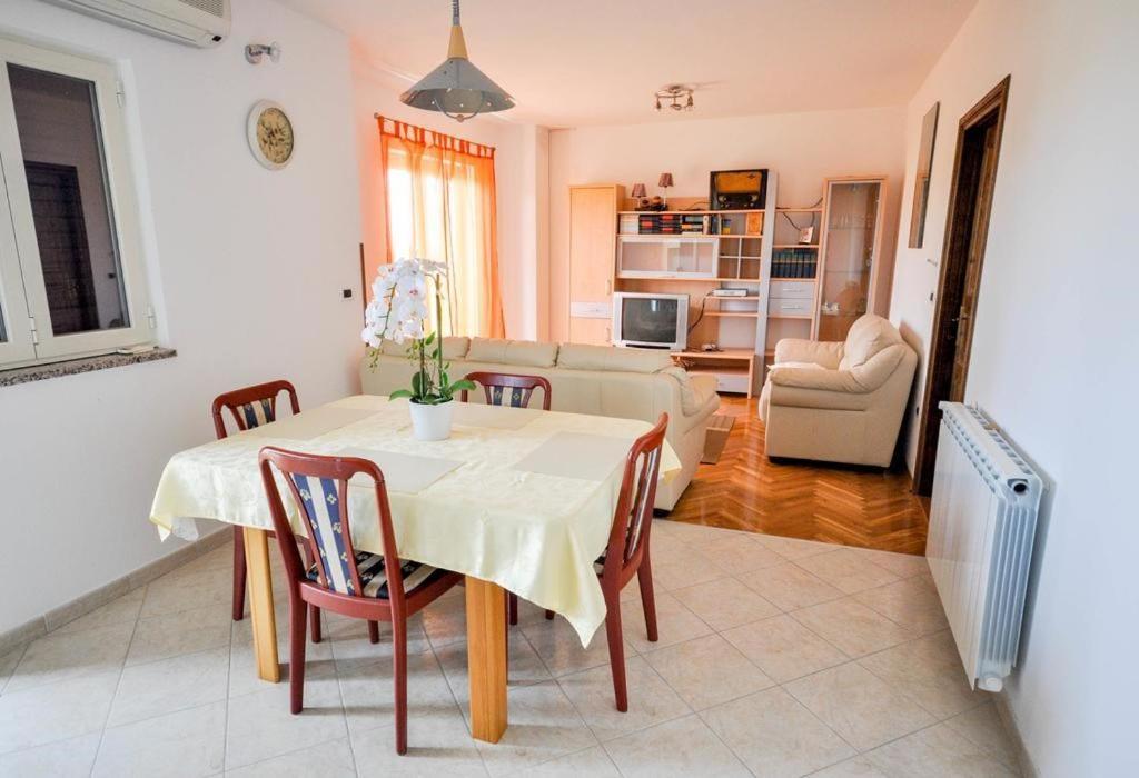 Angela Apartment Novigrad  Luaran gambar
